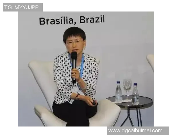 深度对话：黄娜分享她在CSGO中的成长与挑战经历