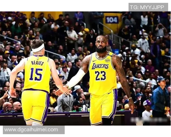 湖人队与猛龙队全场激战回顾精彩瞬间与关键时刻分析