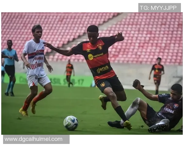 飓风队与拉腊体育激战正酣谁能在这场较量中笑到最后