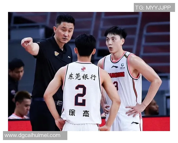 福建浔兴迎战广东宏远全力争胜激战即将上演篮球迷不容错过的精彩对决