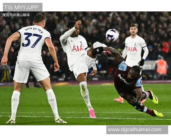 英超激战曼联迎战热刺全场直播精彩不容错过 英超激战曼联迎战热刺全场直播精彩不容错过